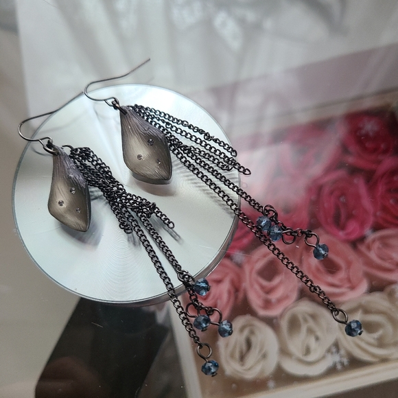 Olive gem dangle earrings - Picture 1 of 4